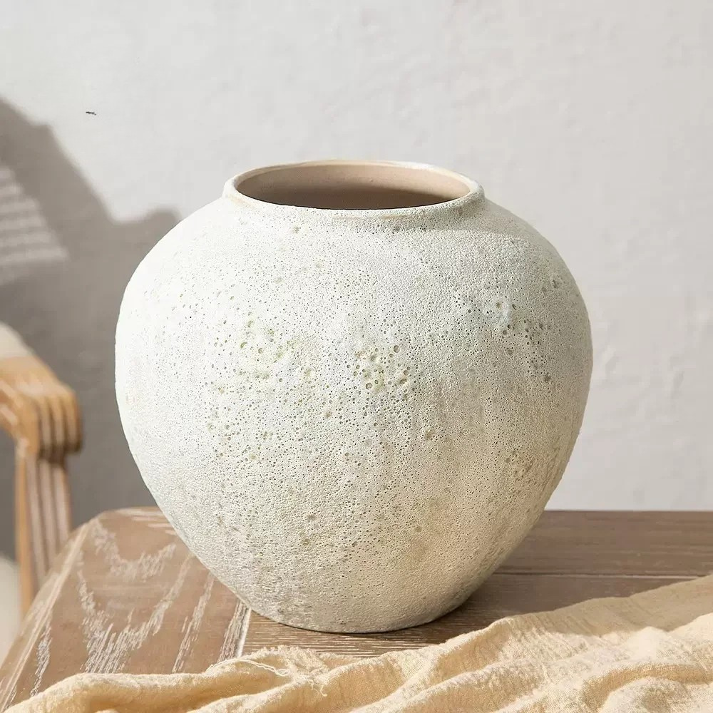 Saturi Textured Ceramic Vase